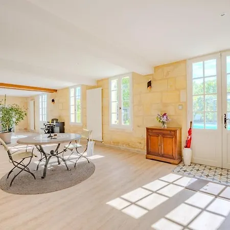 Au Puits Ancien Maison En Pierre Avec Piscine Proche Bordeaux Casa vacanze Grézillac