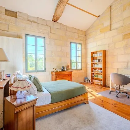 Au Puits Ancien Maison En Pierre Avec Piscine Proche Bordeaux Grézillac