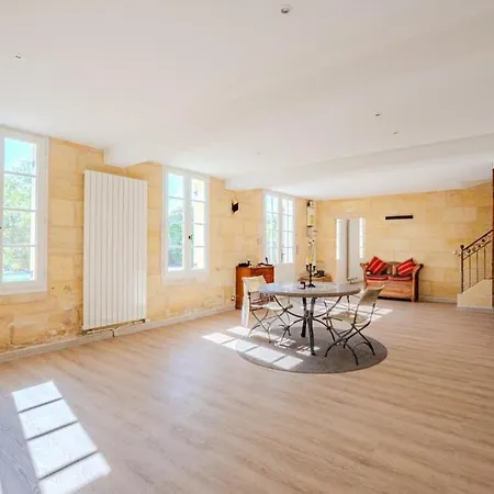Casa vacanze Au Puits Ancien Maison En Pierre Avec Piscine Proche Bordeaux