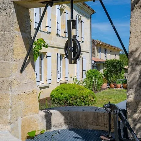 Casa vacanze Au Puits Ancien Maison En Pierre Avec Piscine Proche Bordeaux Grézillac