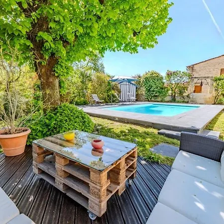 Casa vacanze Au Puits Ancien Maison En Pierre Avec Piscine Proche Bordeaux *