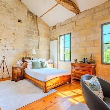 Au Puits Ancien Maison En Pierre Avec Piscine Proche Bordeaux Casa vacanze Grézillac